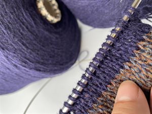 Shetlandsuld 2 trådet - super soft behandlet og smuk marineblå, 100 gram